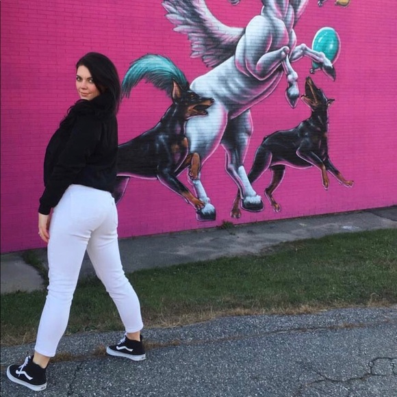 Meet your Posher, Jess - Picture 4 of 5